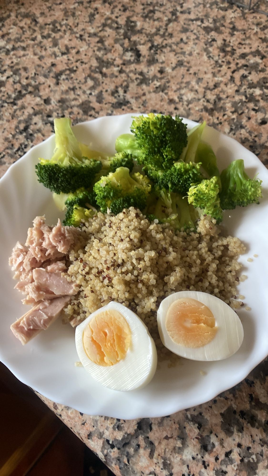 Plato saludable con quinoa