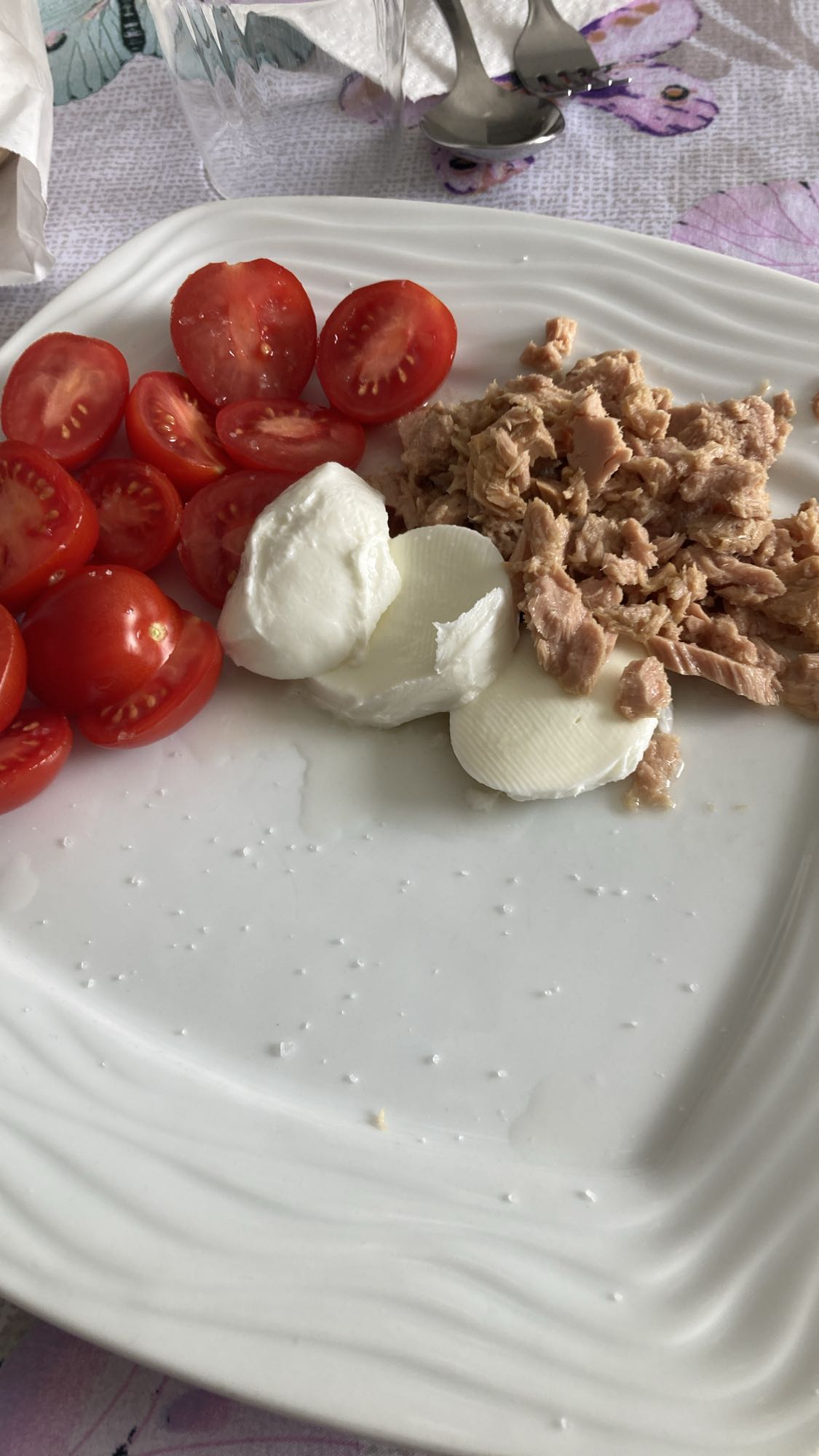 Tuna Mozzarella Salad