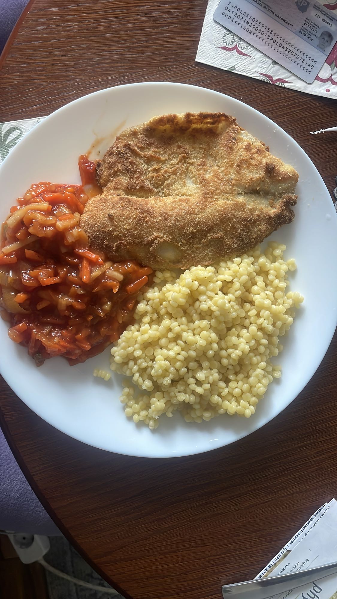 Panierowana ryba z kaszą