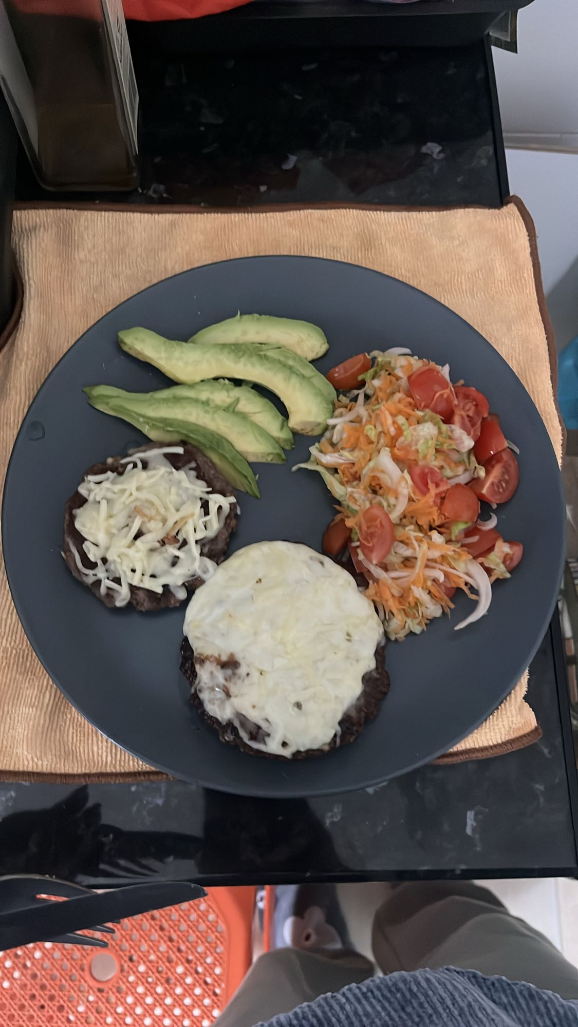 Hamburguesas con ensalada