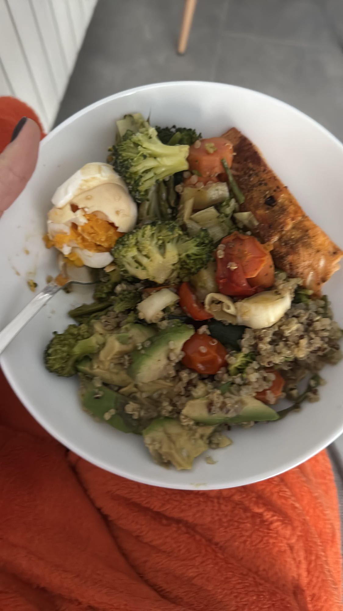 Ensalada de quinoa y salmón