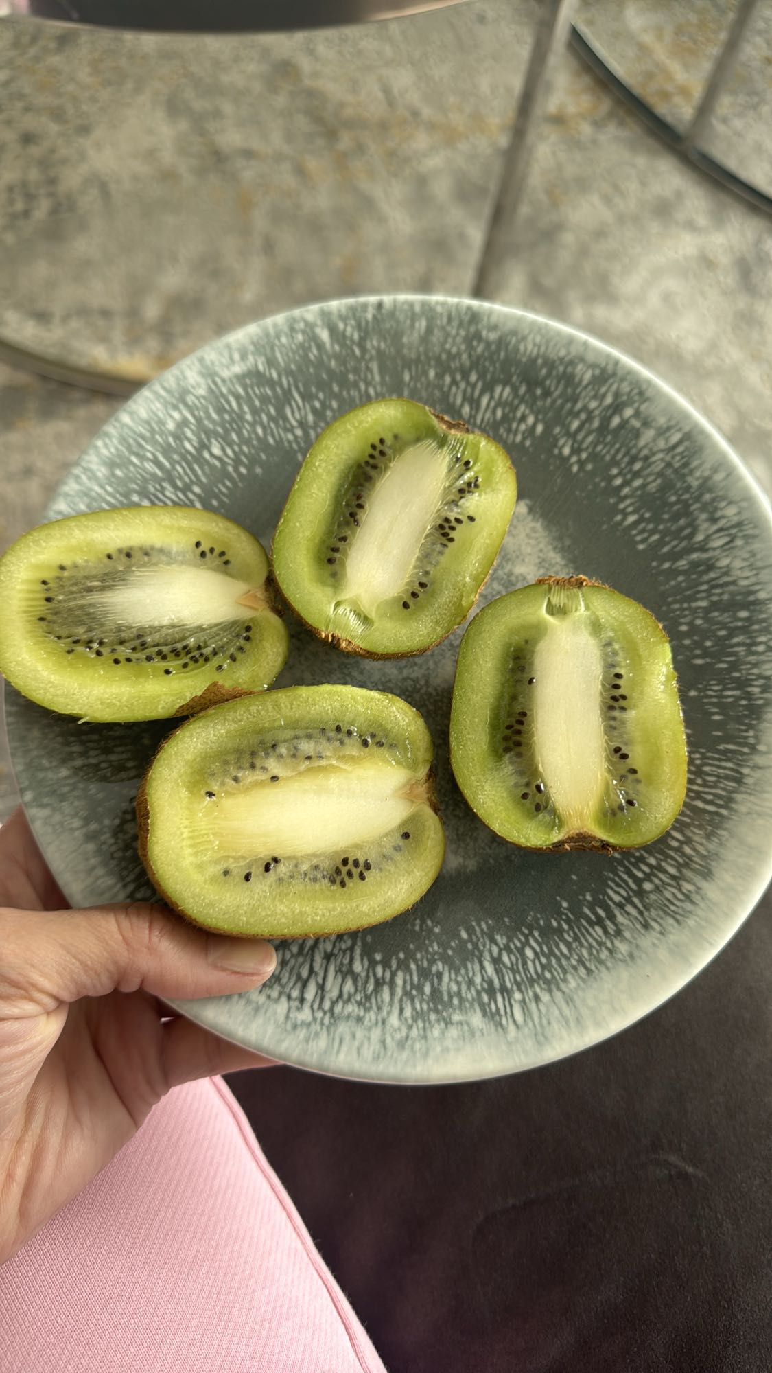 Fresh Kiwi Slices