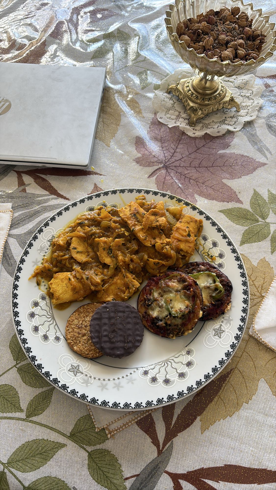 Poulet épicé et légumes