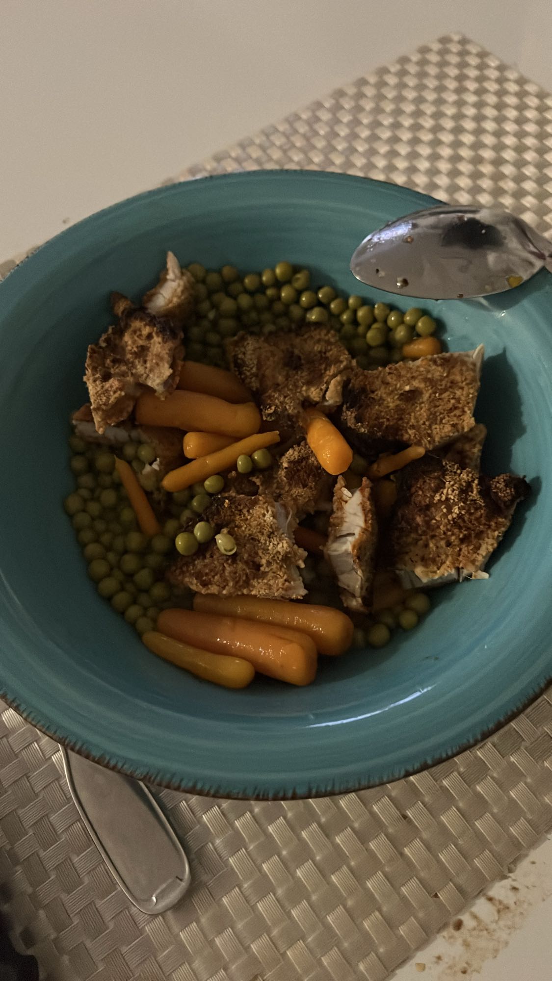 Poulet pané avec légumes