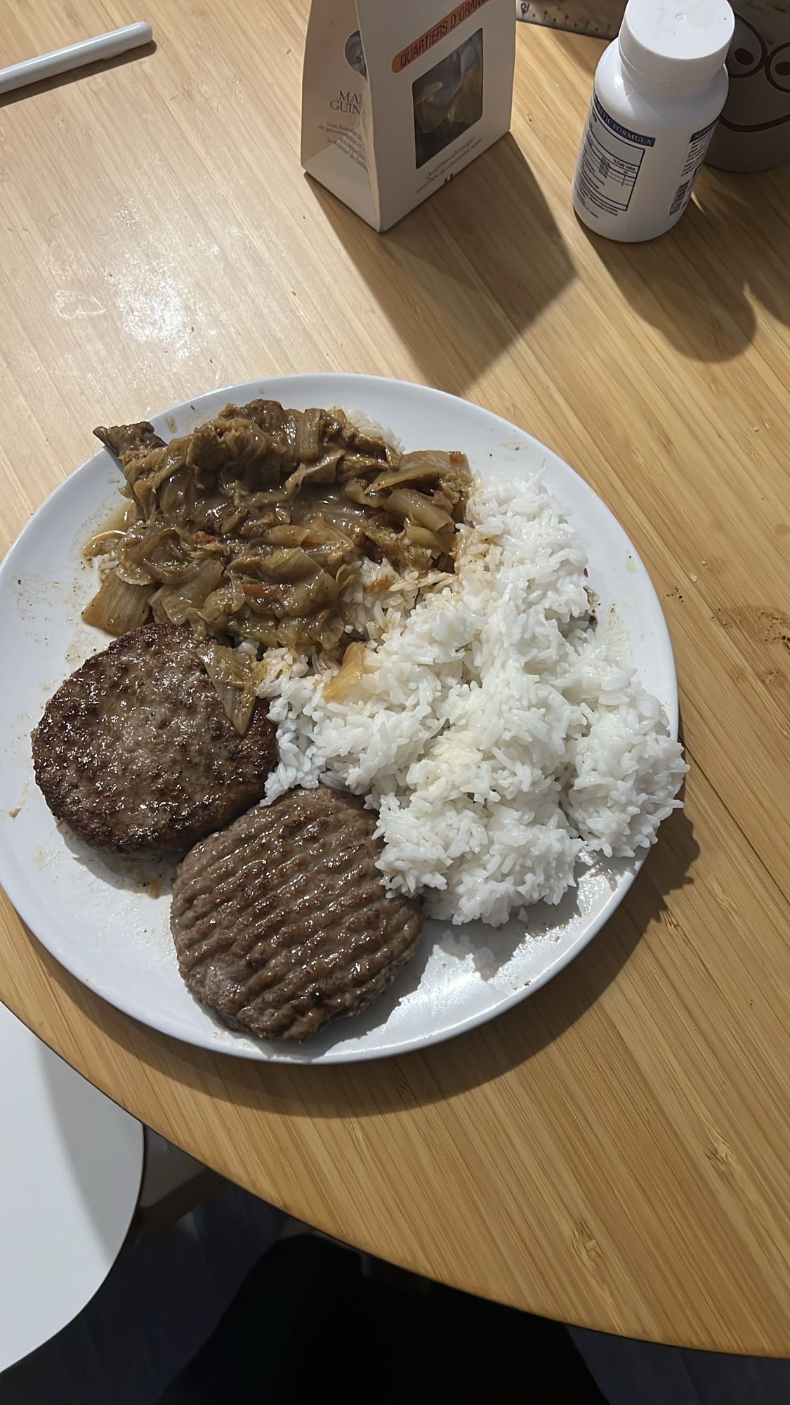 Steak haché avec riz