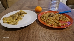 Omelette et riz épicé