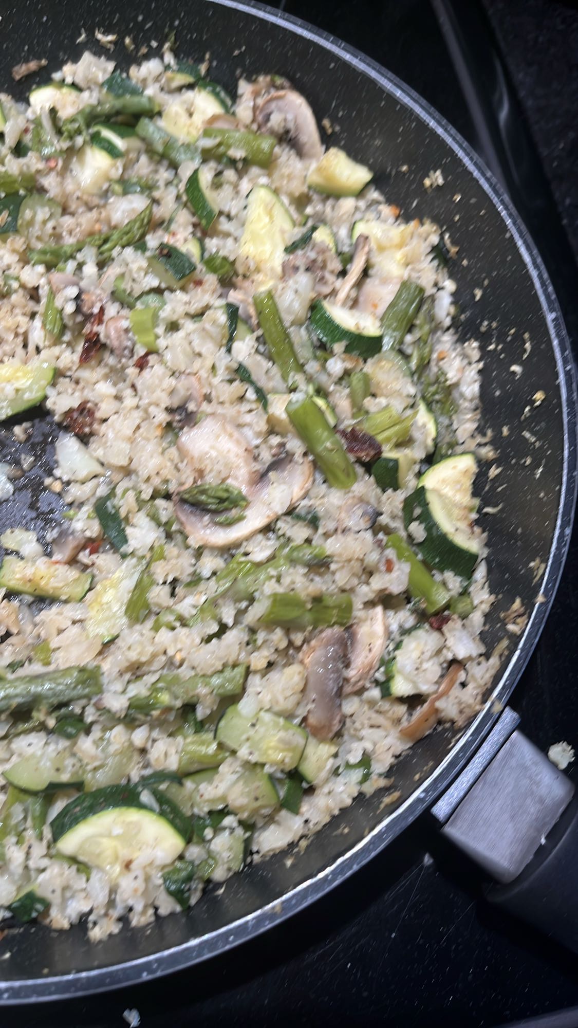 Riz de chou-fleur aux légumes