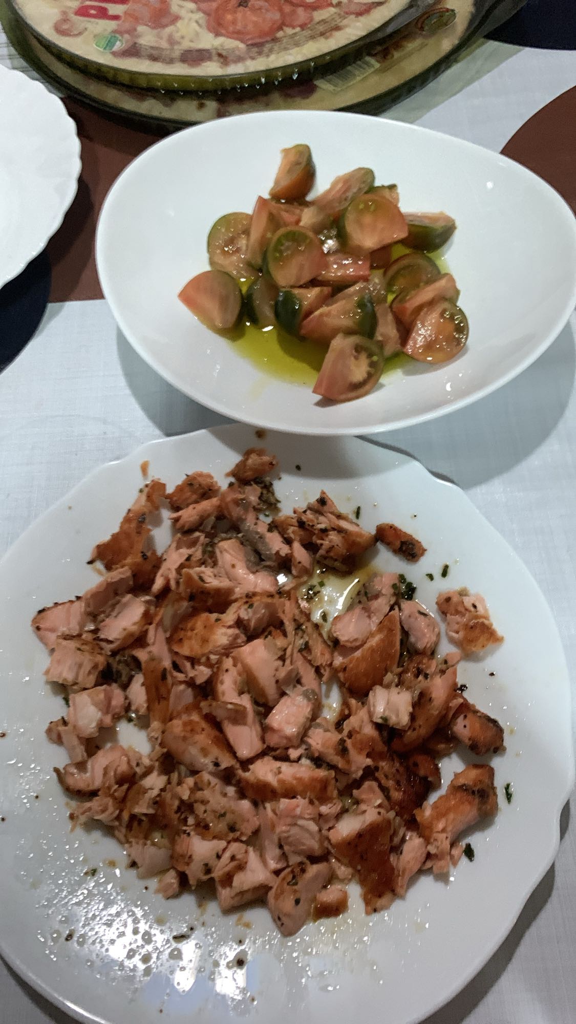 Salmón con ensalada
