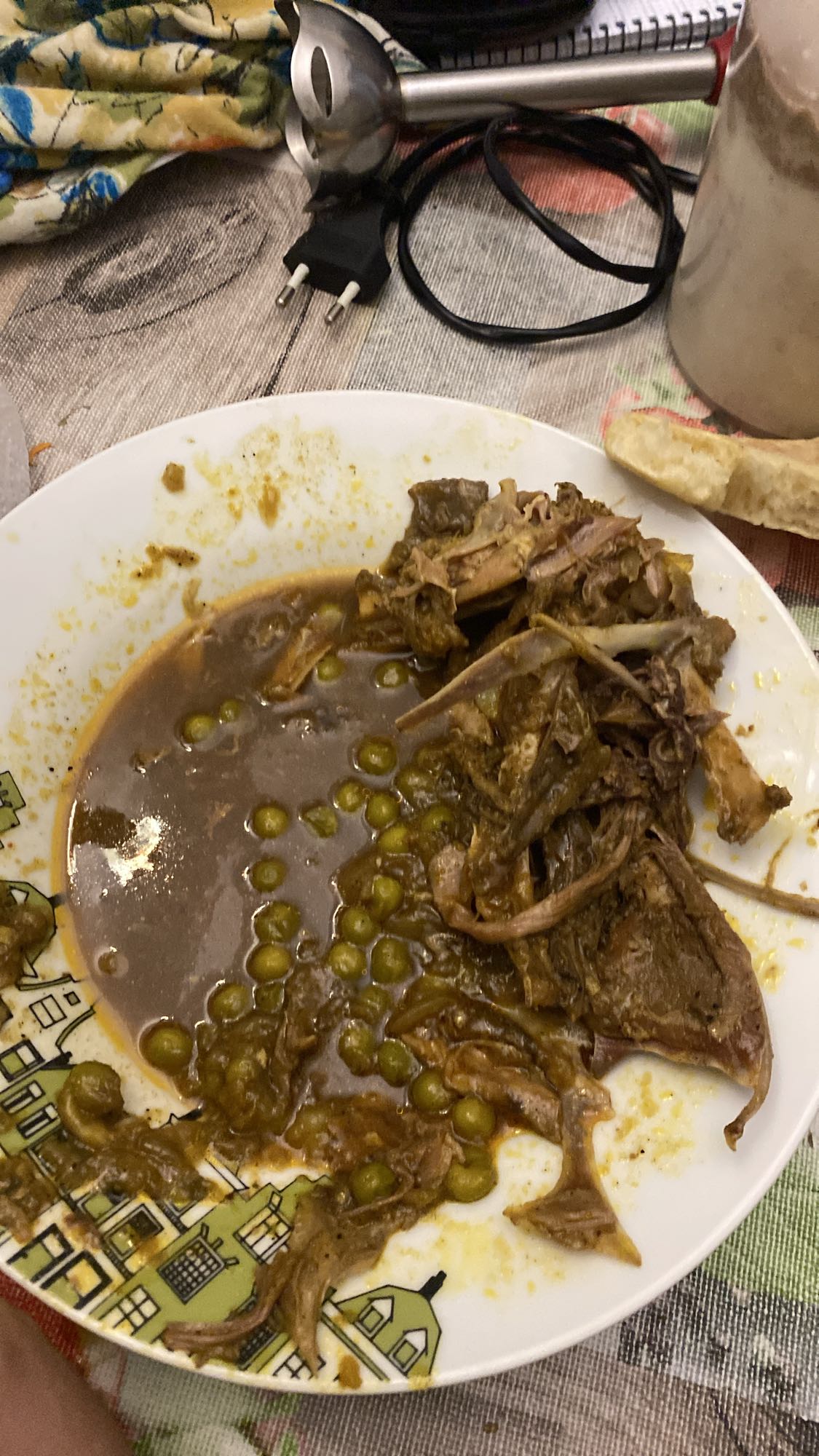 Guiso de carne con guisantes