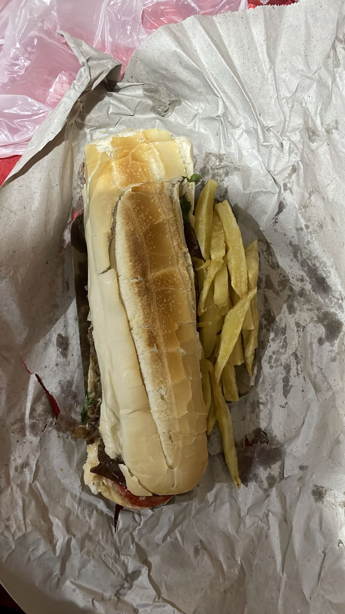 Sándwich con papas fritas