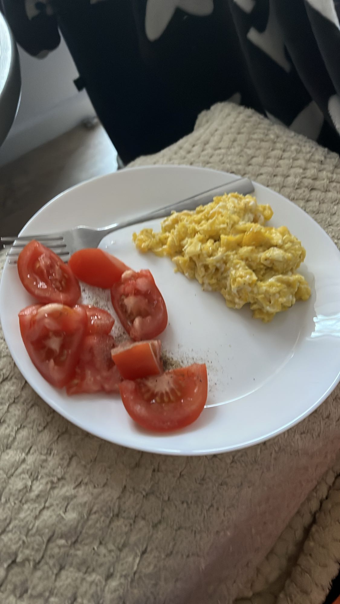 Jajecznica z pomidorami