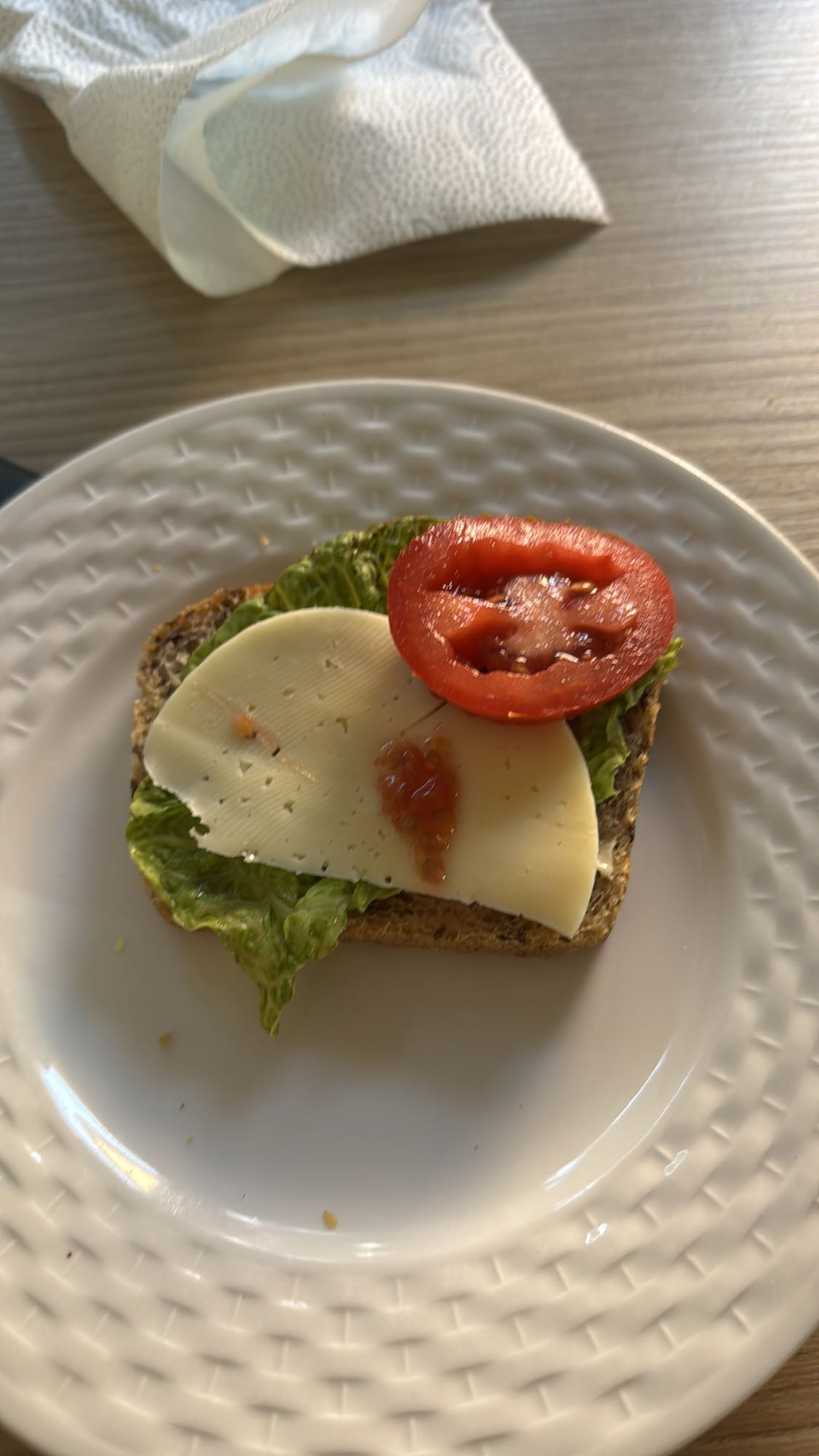 Kanapka z serem i warzywami