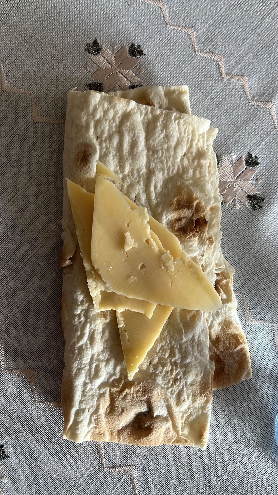 Лаваш с сыром