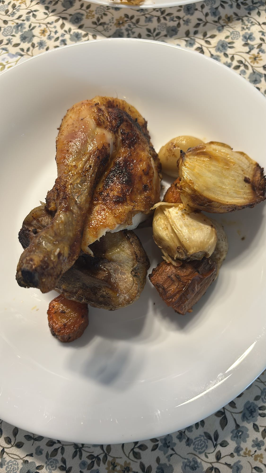 Gegrilltes Hähnchen mit Gemüse