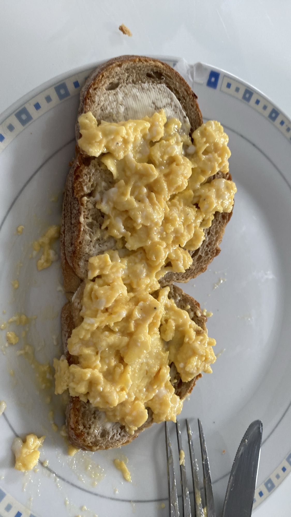 Jajecznica na chlebie