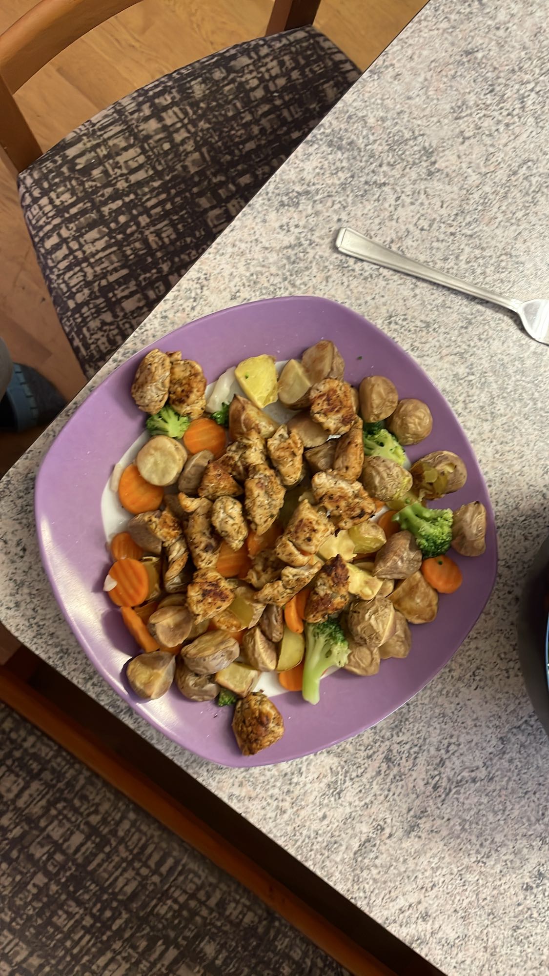 Pečen piščanec z zelenjavo