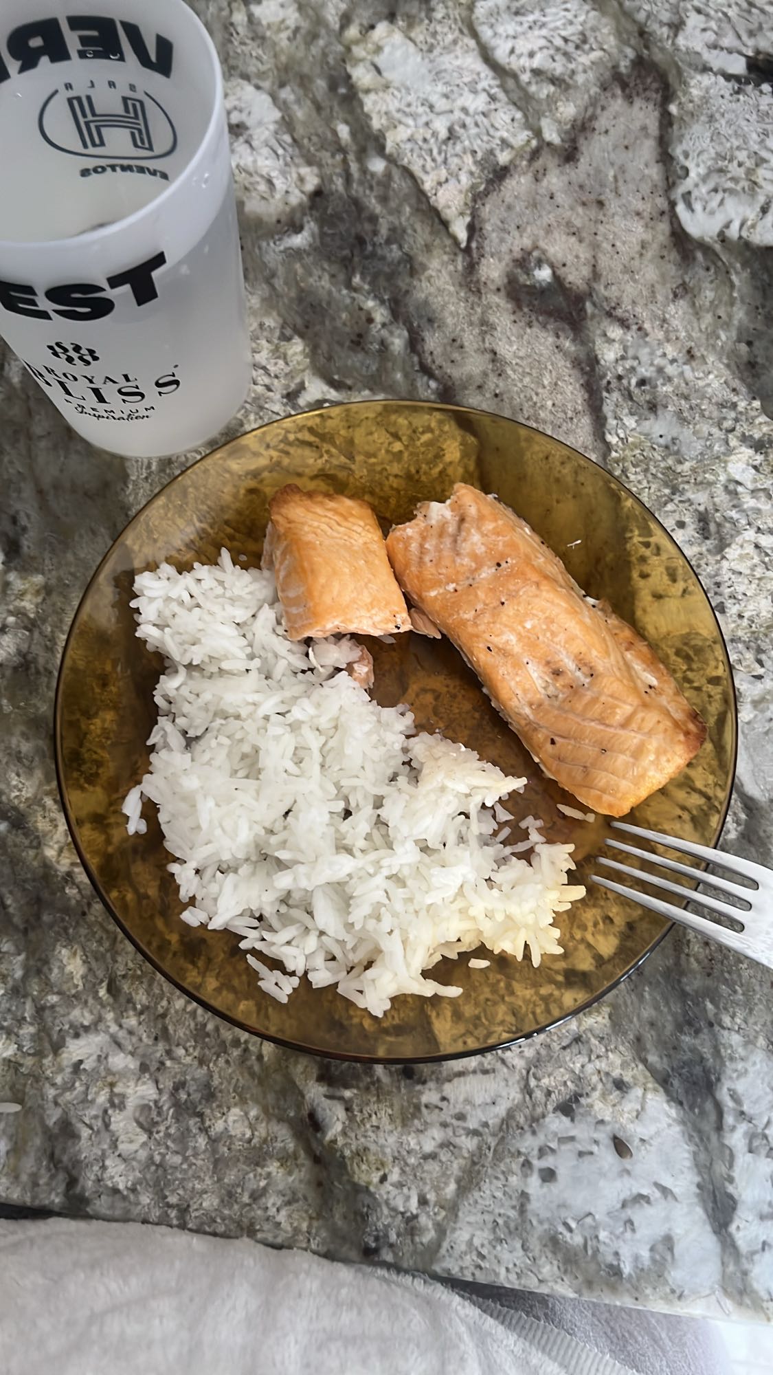 Salmón con arroz