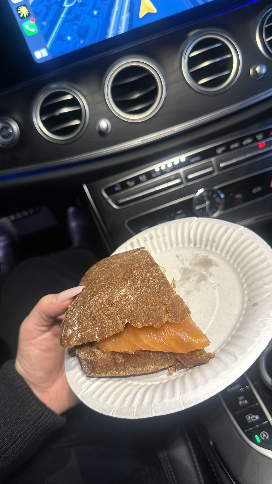 Бутерброд с лососем