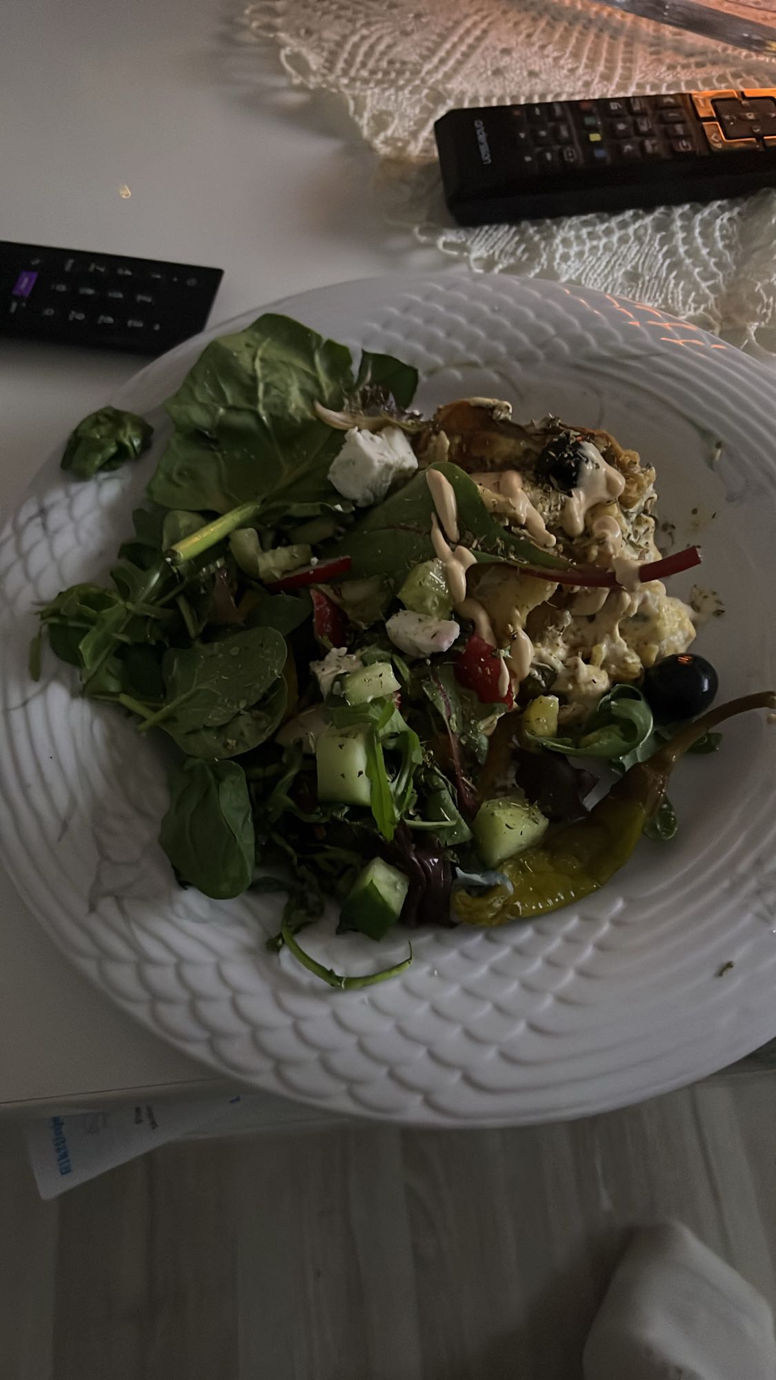 Grekisk sallad med omelett