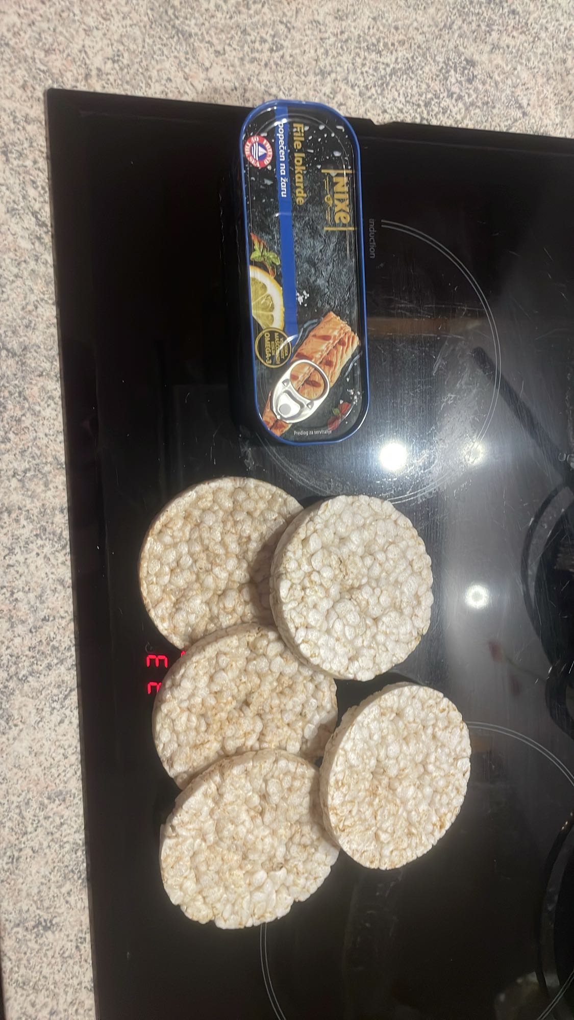 Riževi vaflji z skušo