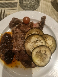 Bistec con berenjena