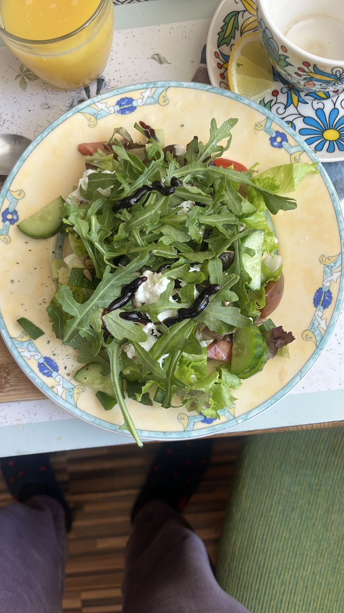 Grüner Salat mit Feta