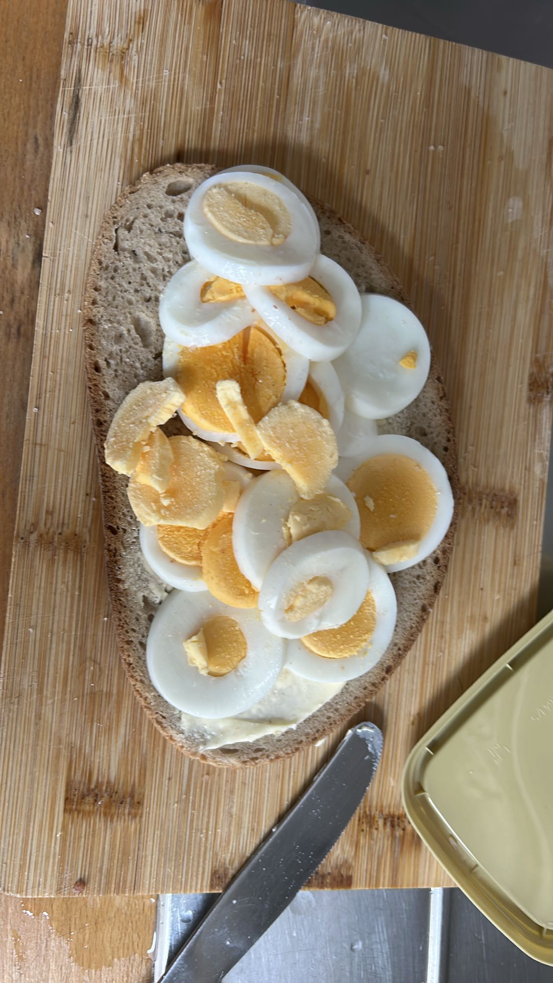 Sandviș cu ou fiert