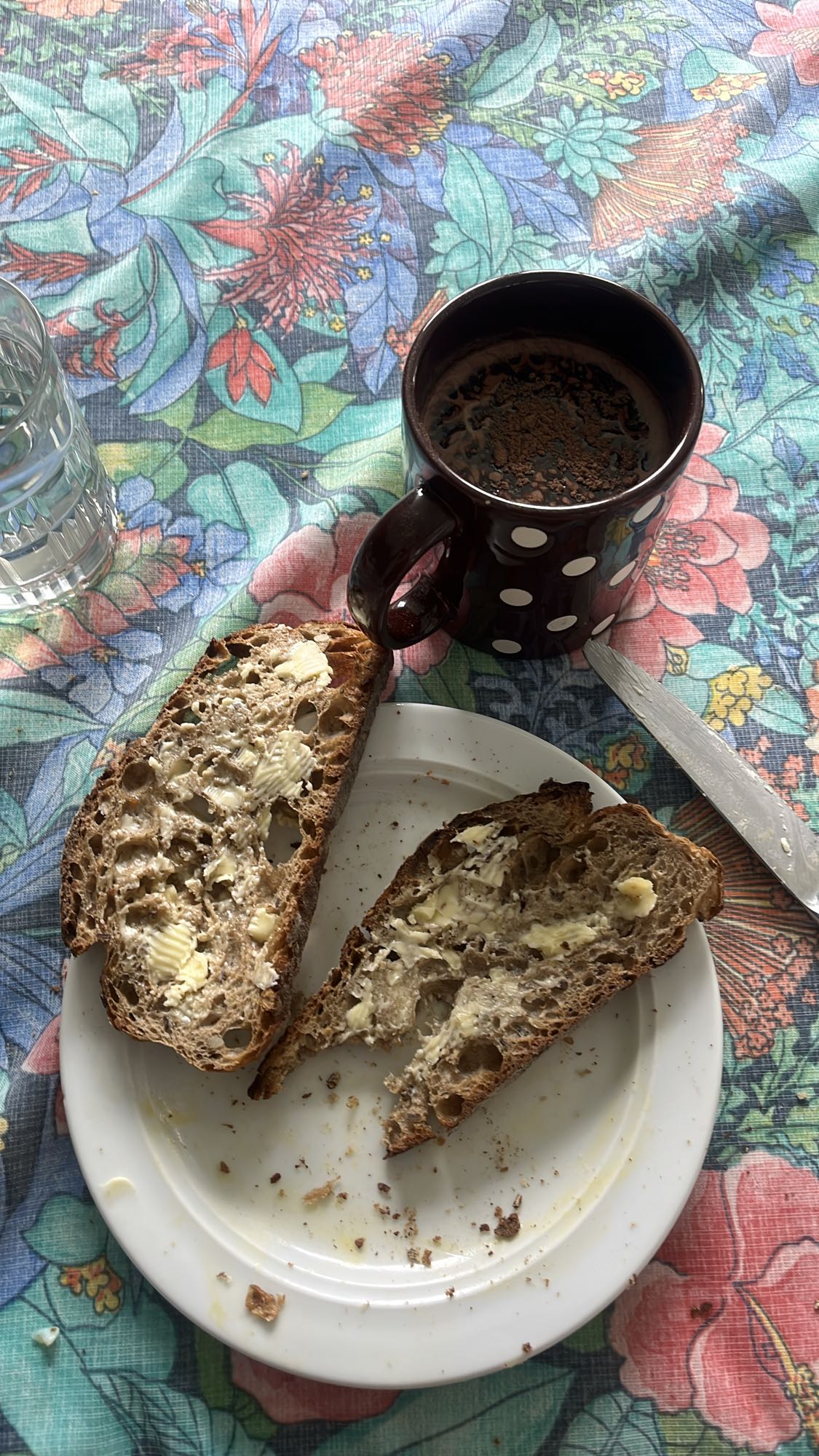 Pain beurre et café