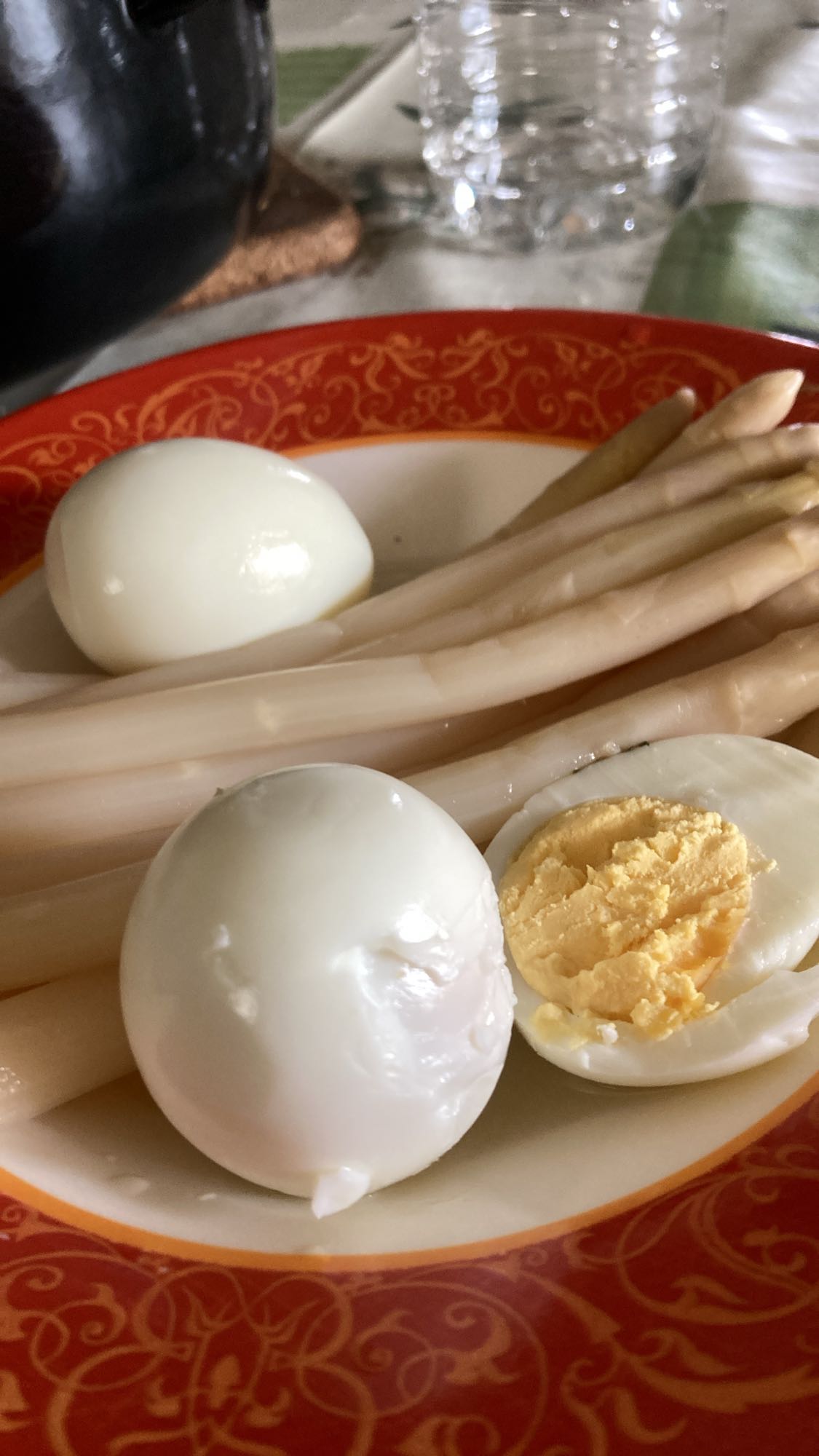 Asperges et œufs durs