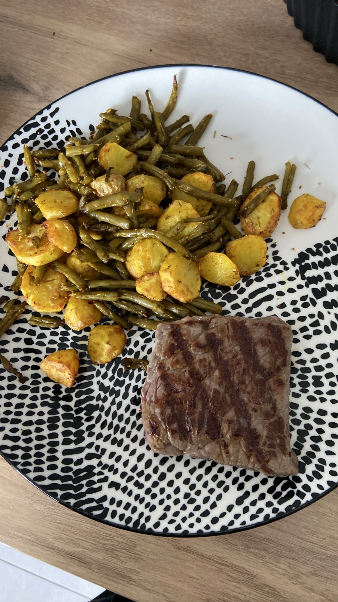Steak avec légumes rôtis