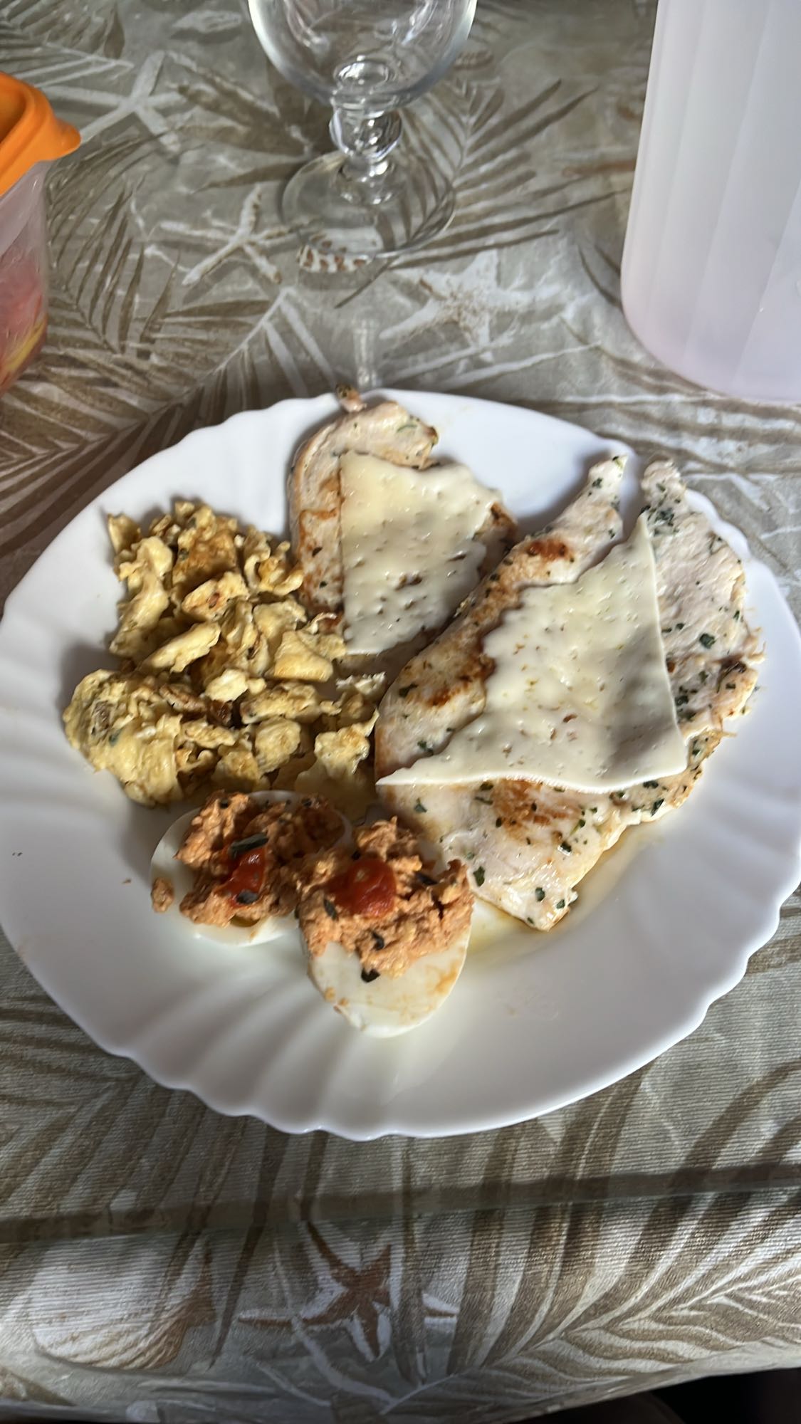 Pechuga con huevo y queso