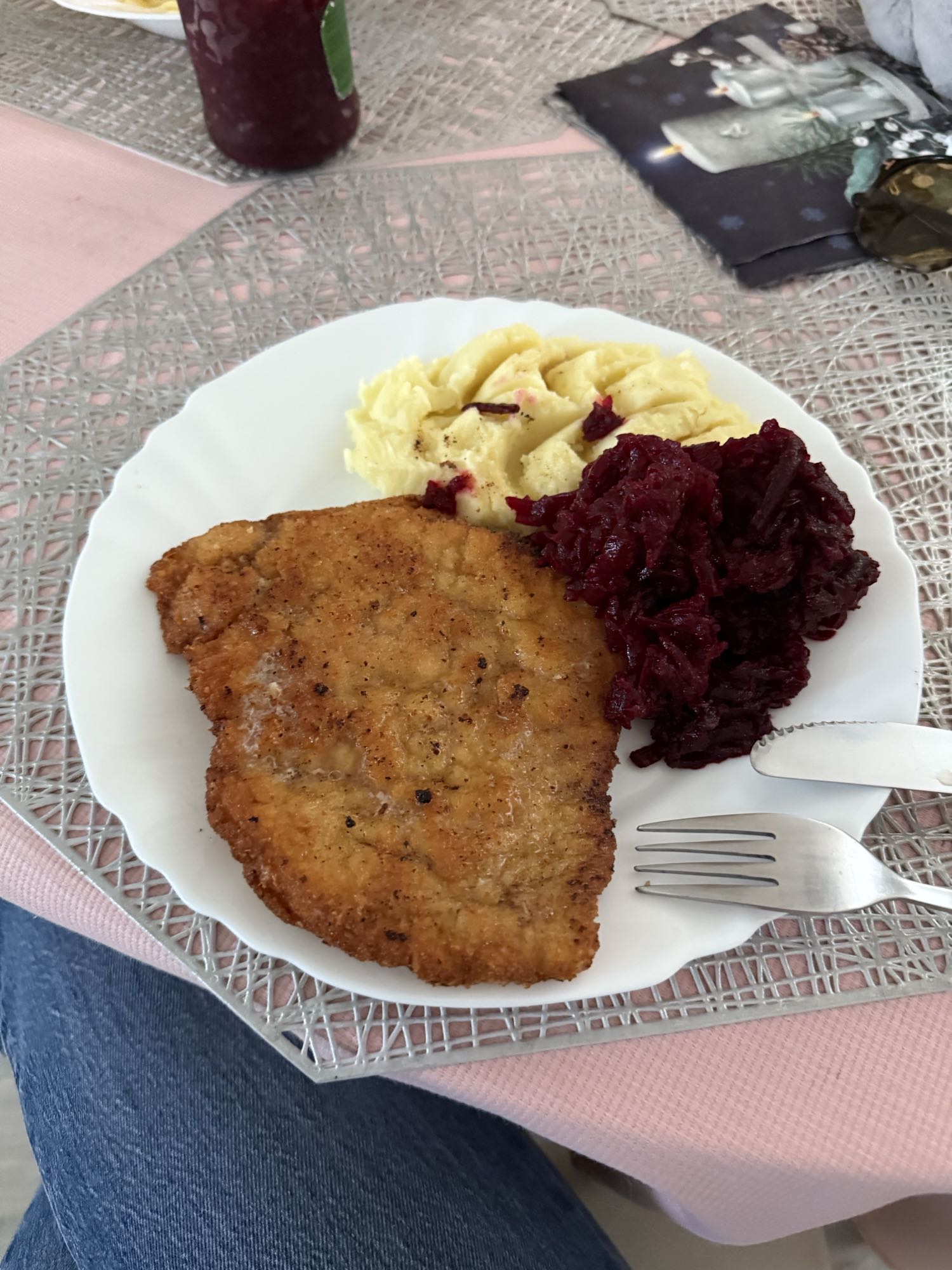 Kotlet schabowy z dodatkami