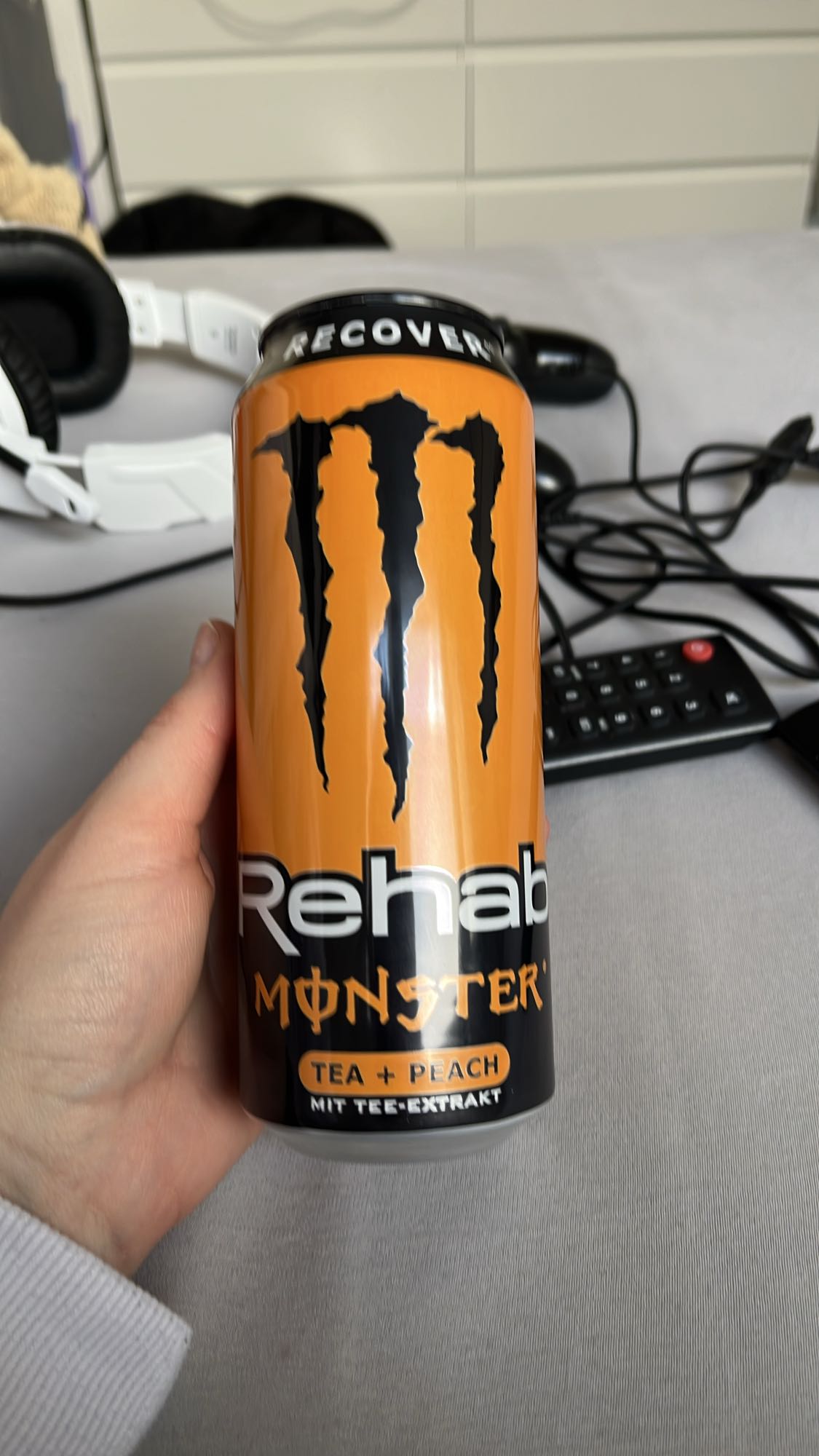 Monster Rehab Tee Pfirsich