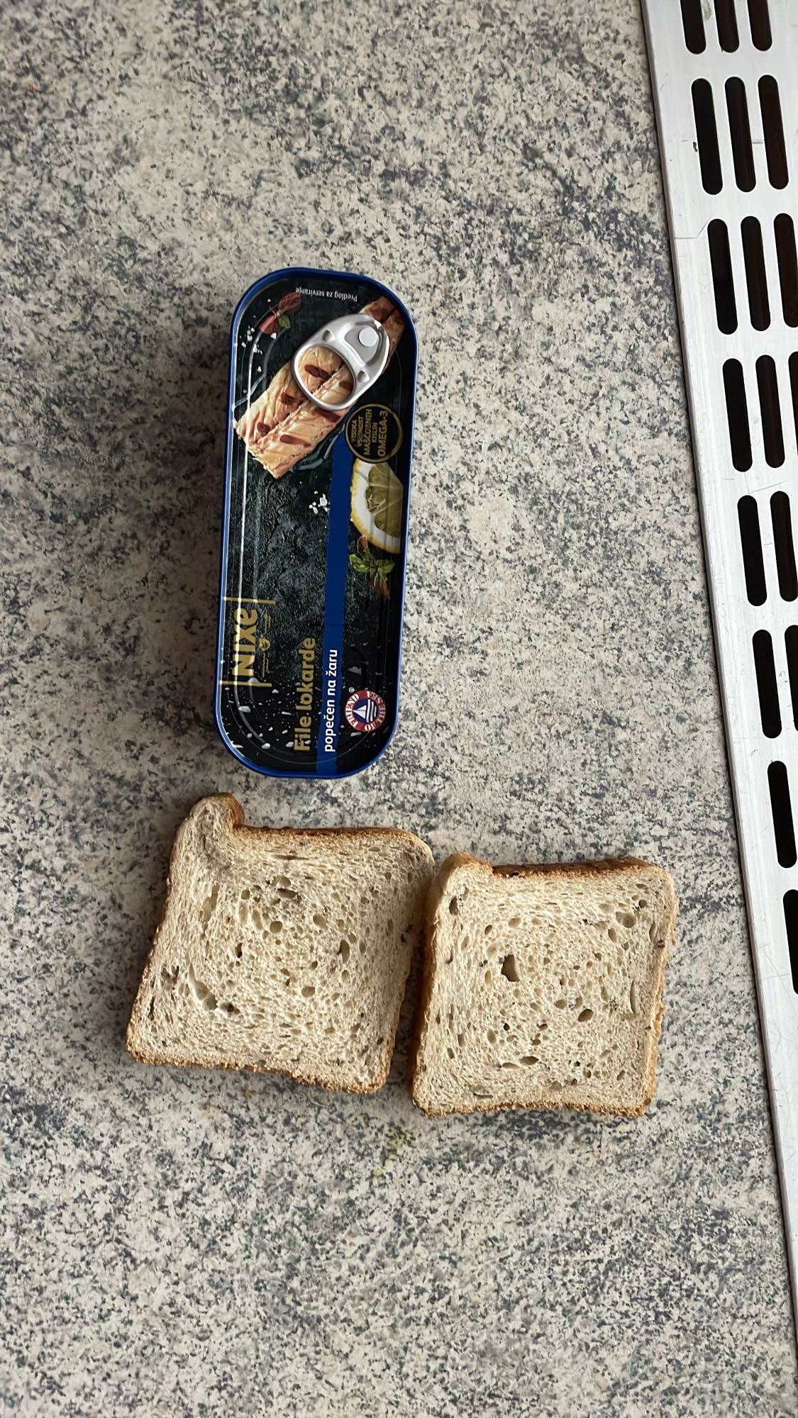 Ribji namaz s kruhom