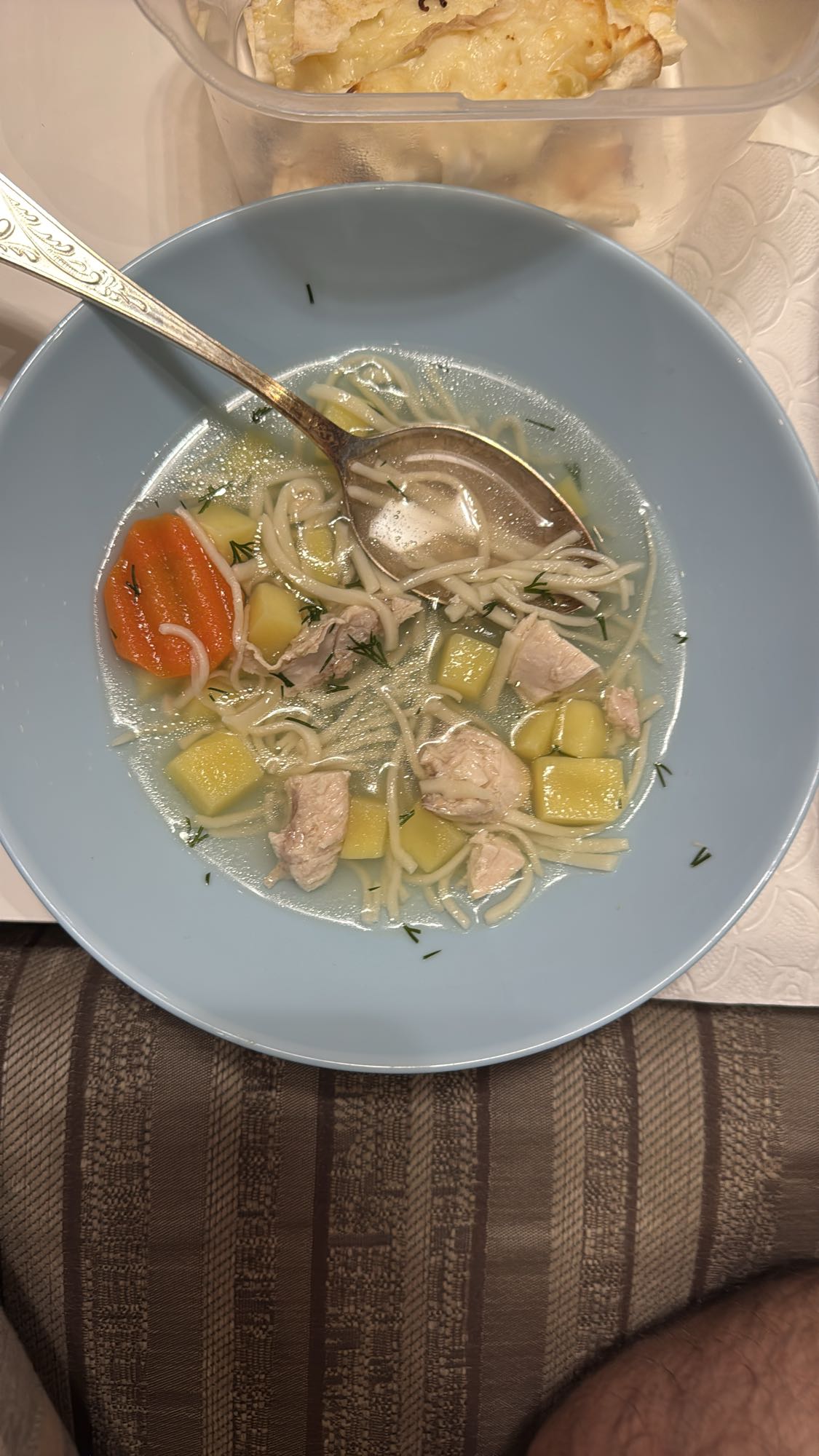 Куриный суп с лапшой