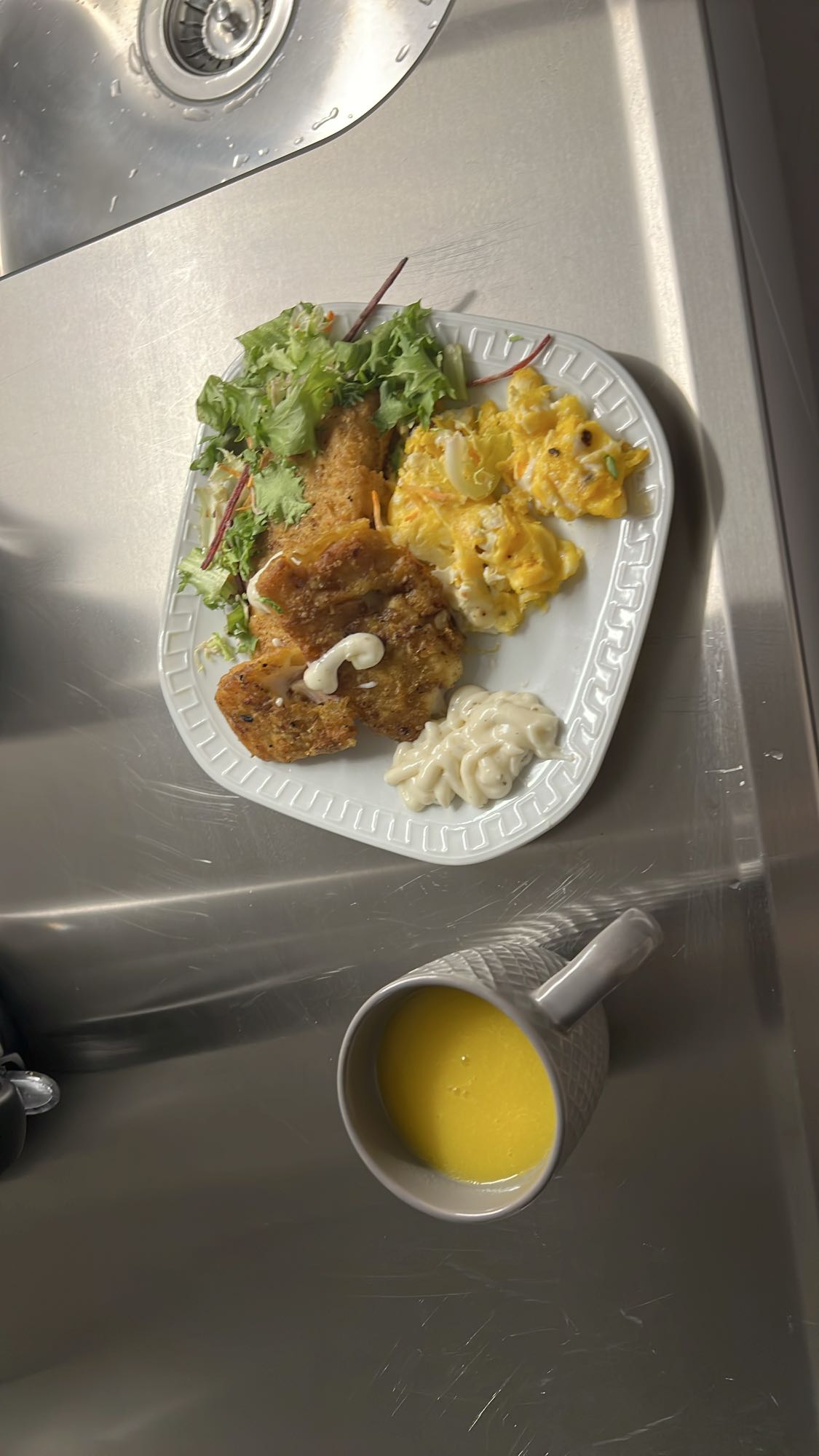 Stekt potatis med äggröra