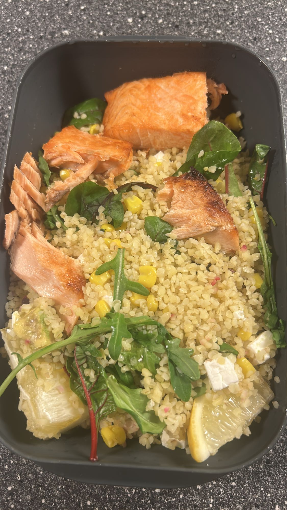 Lax med bulgursallad