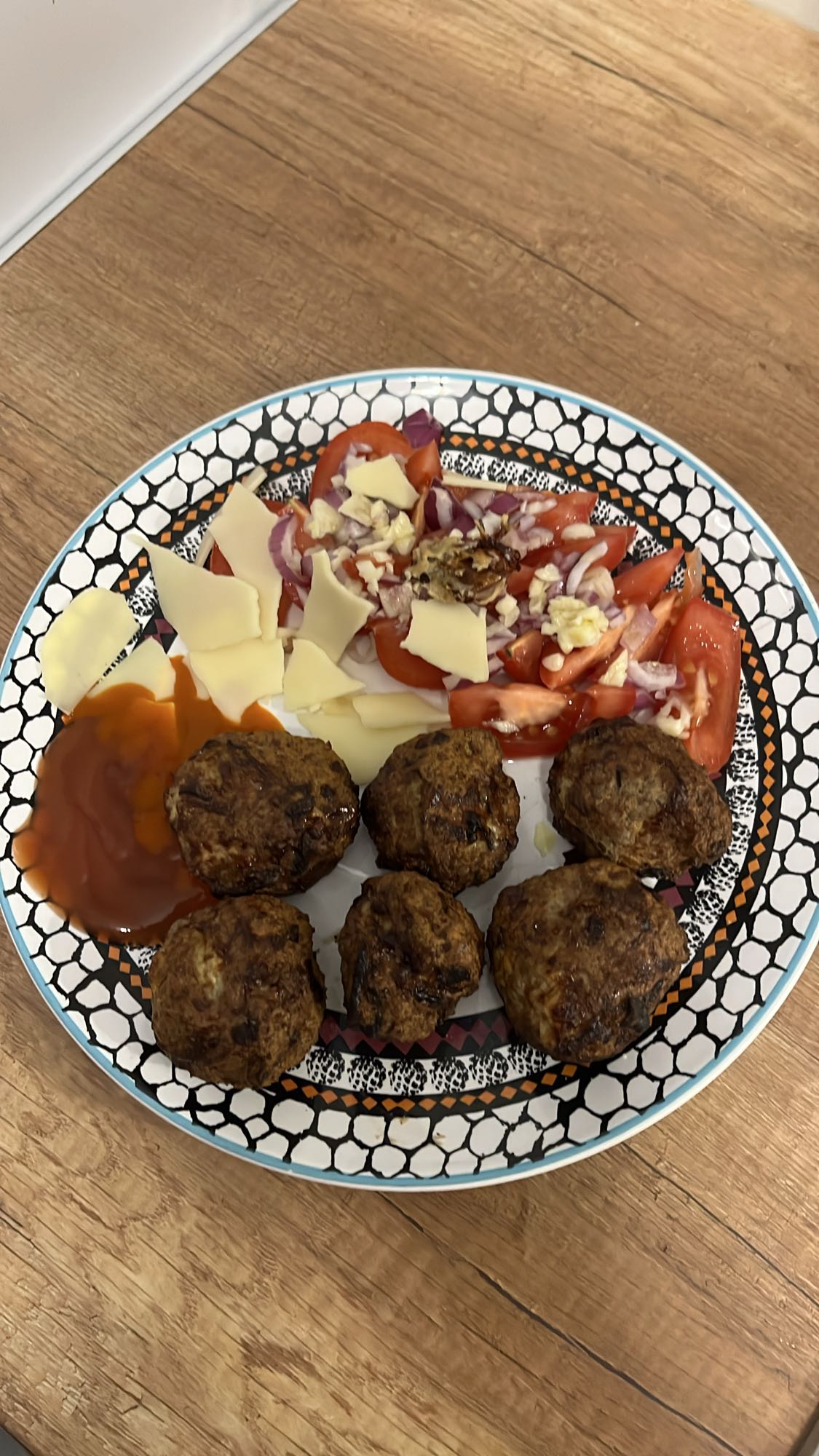 Klopsiki z sałatką