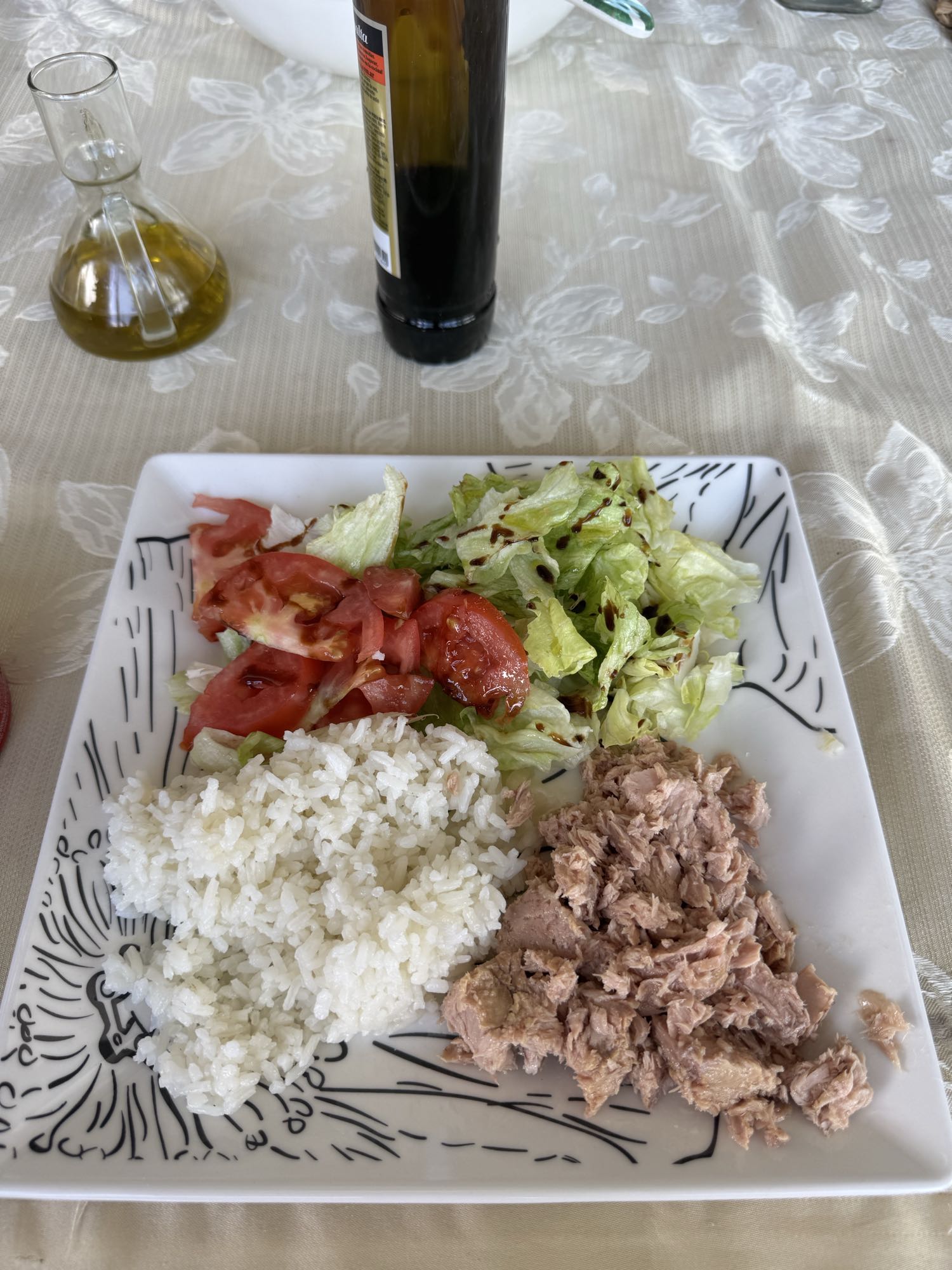 Ensalada con arroz y atún