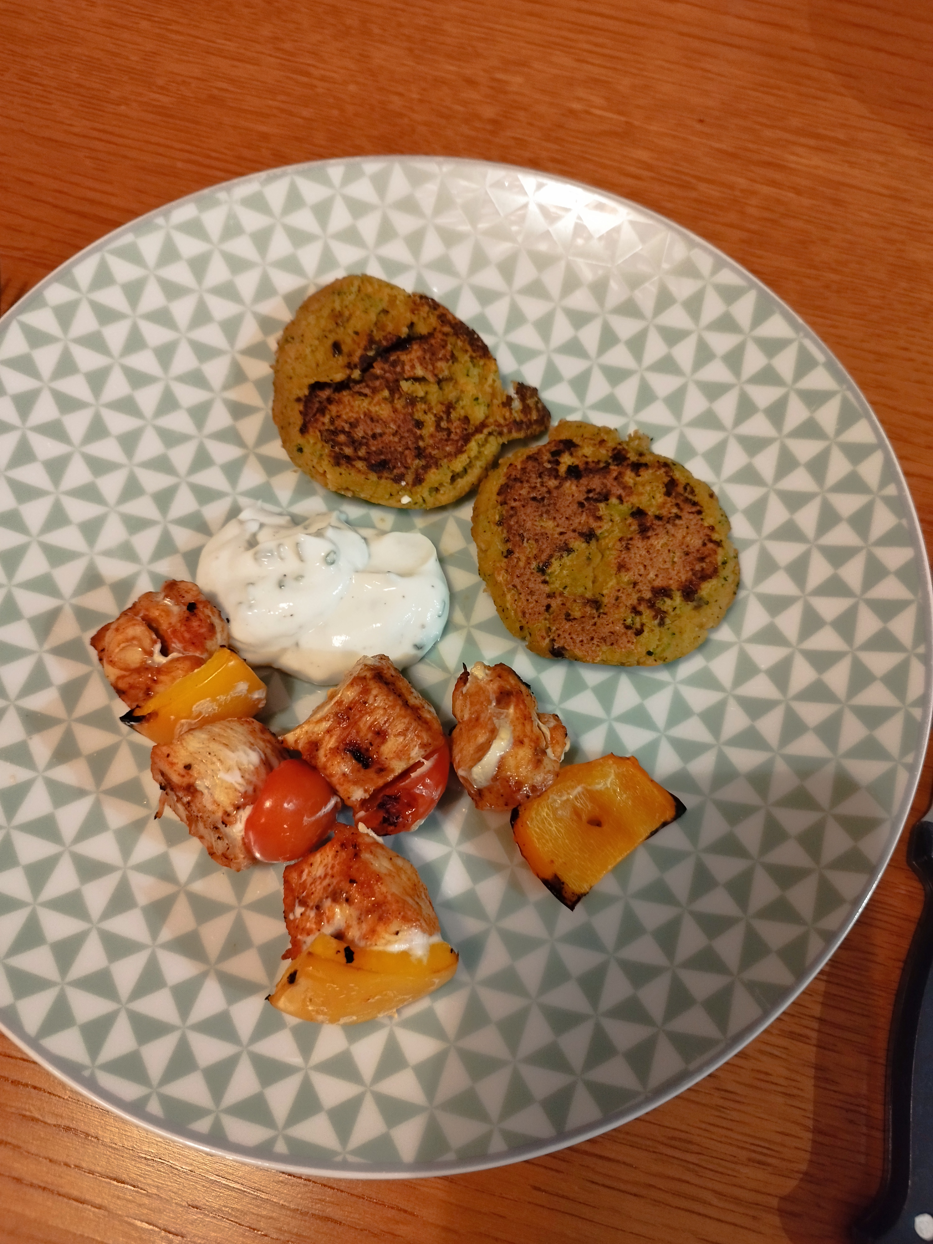 Brochettes et falafels