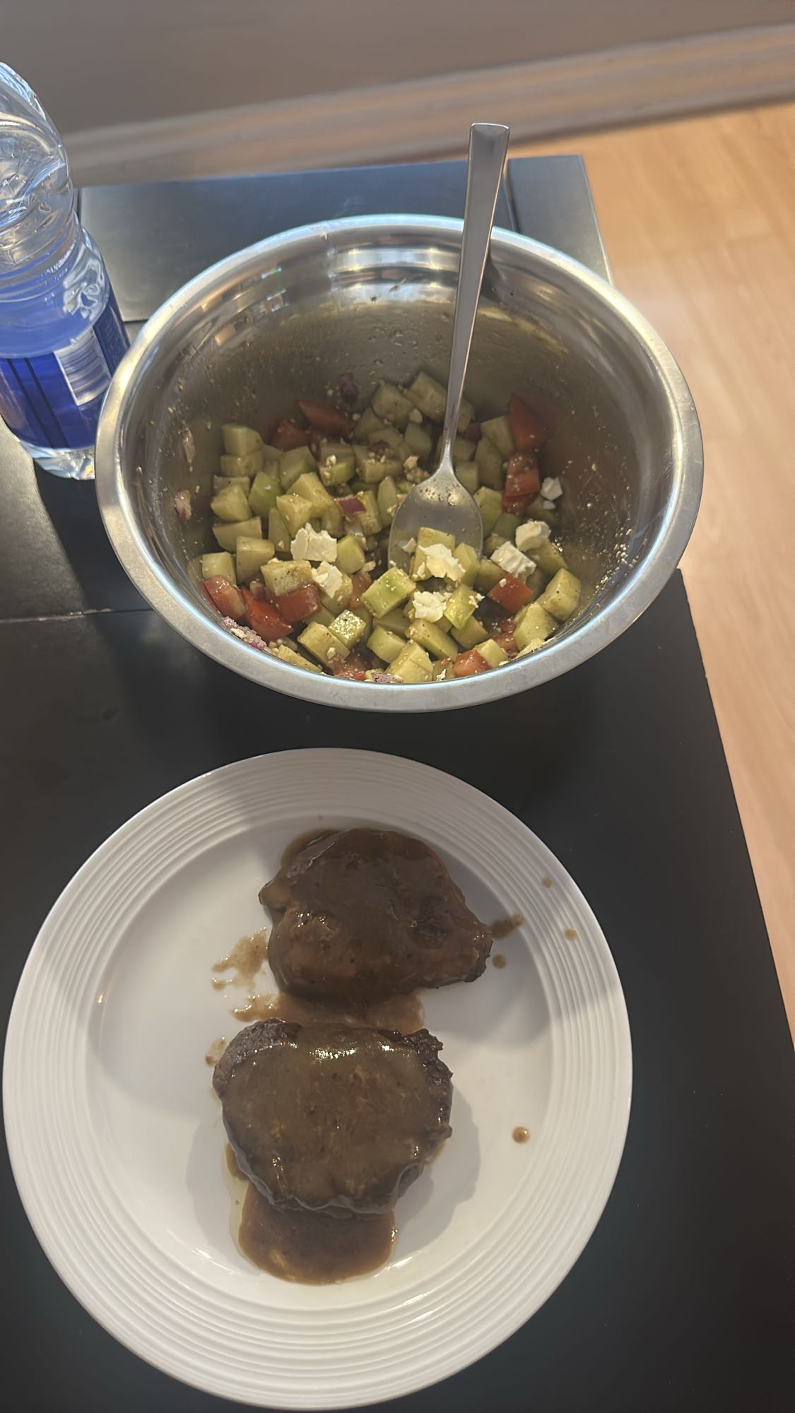 Salade grecque et steak