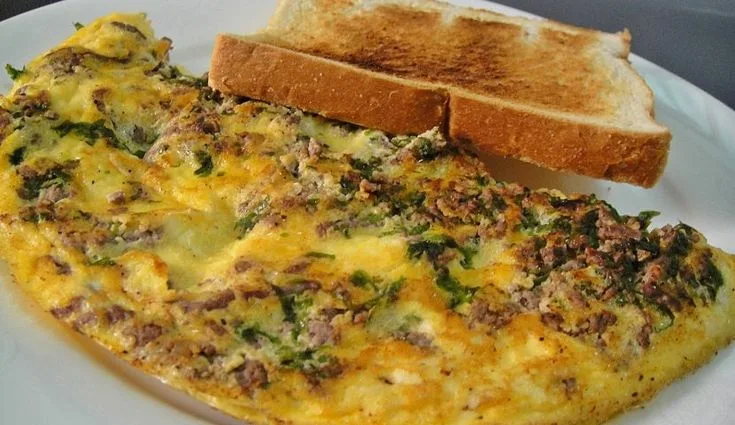 Омлет с тостами