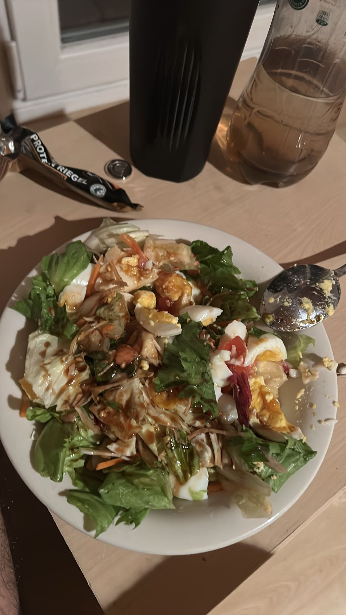 Gemischter Salat mit Ei