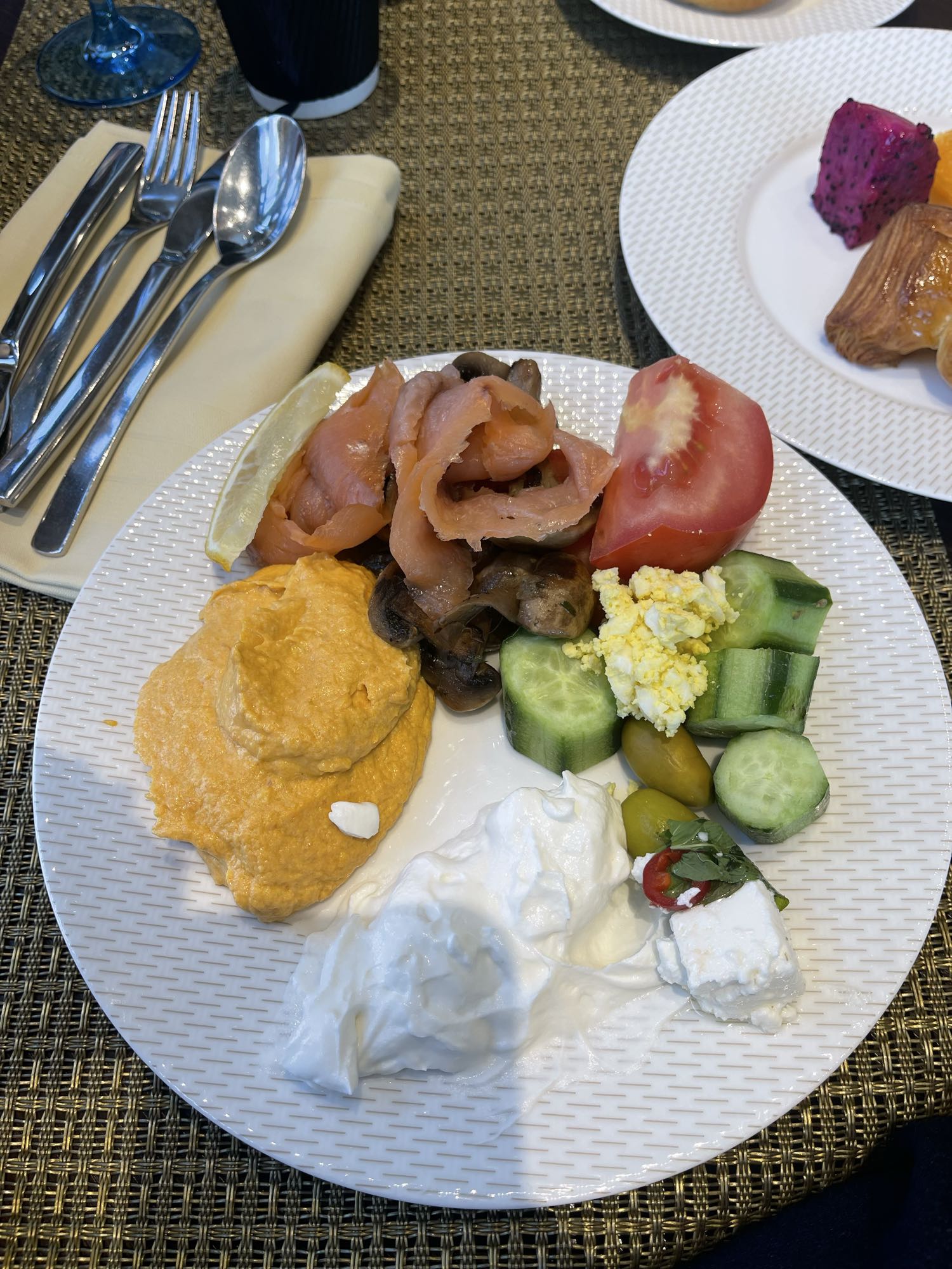 Завтрак с лососем