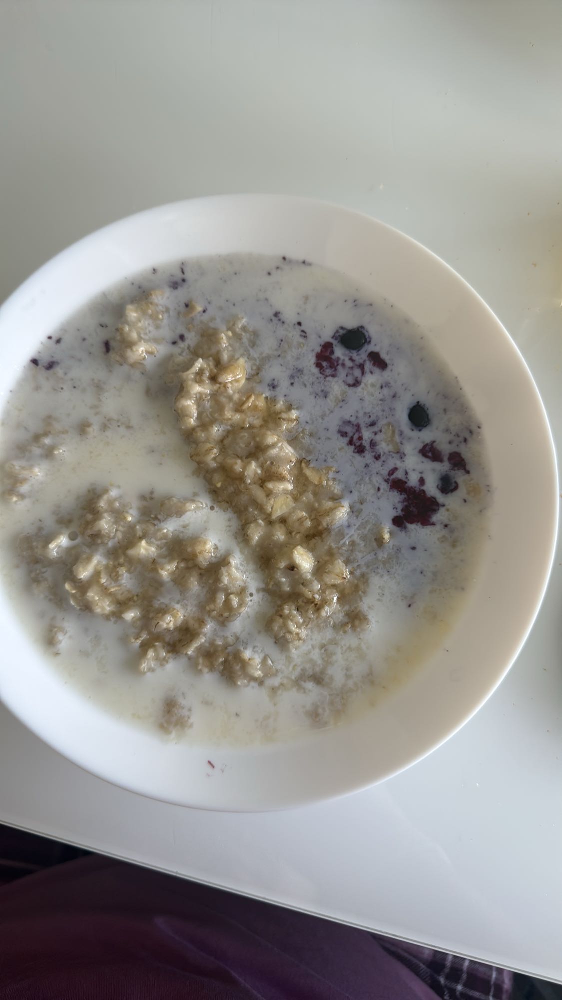 Havregrynsgröt med bär