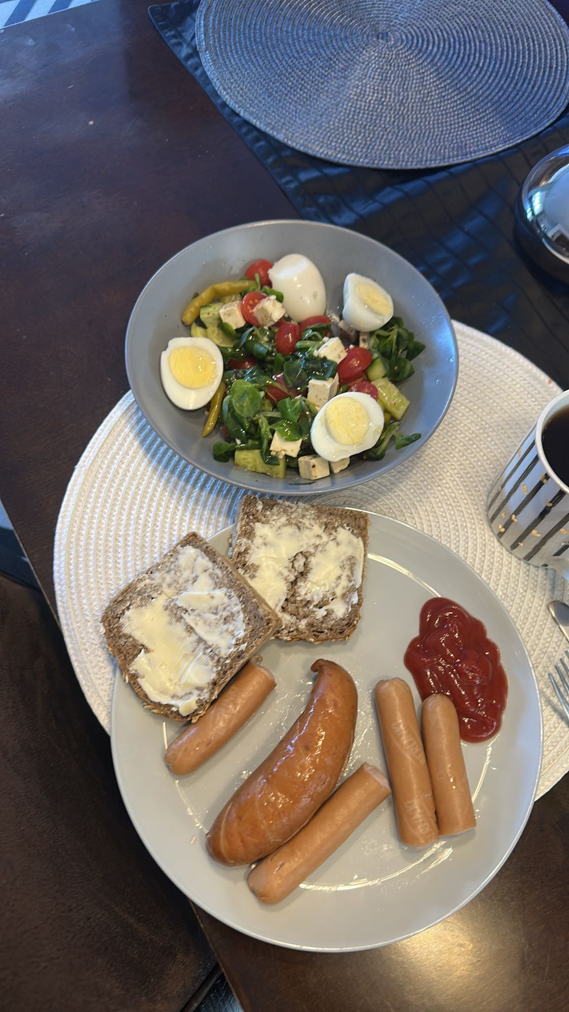 Śniadanie białkowo-tłuszczowe