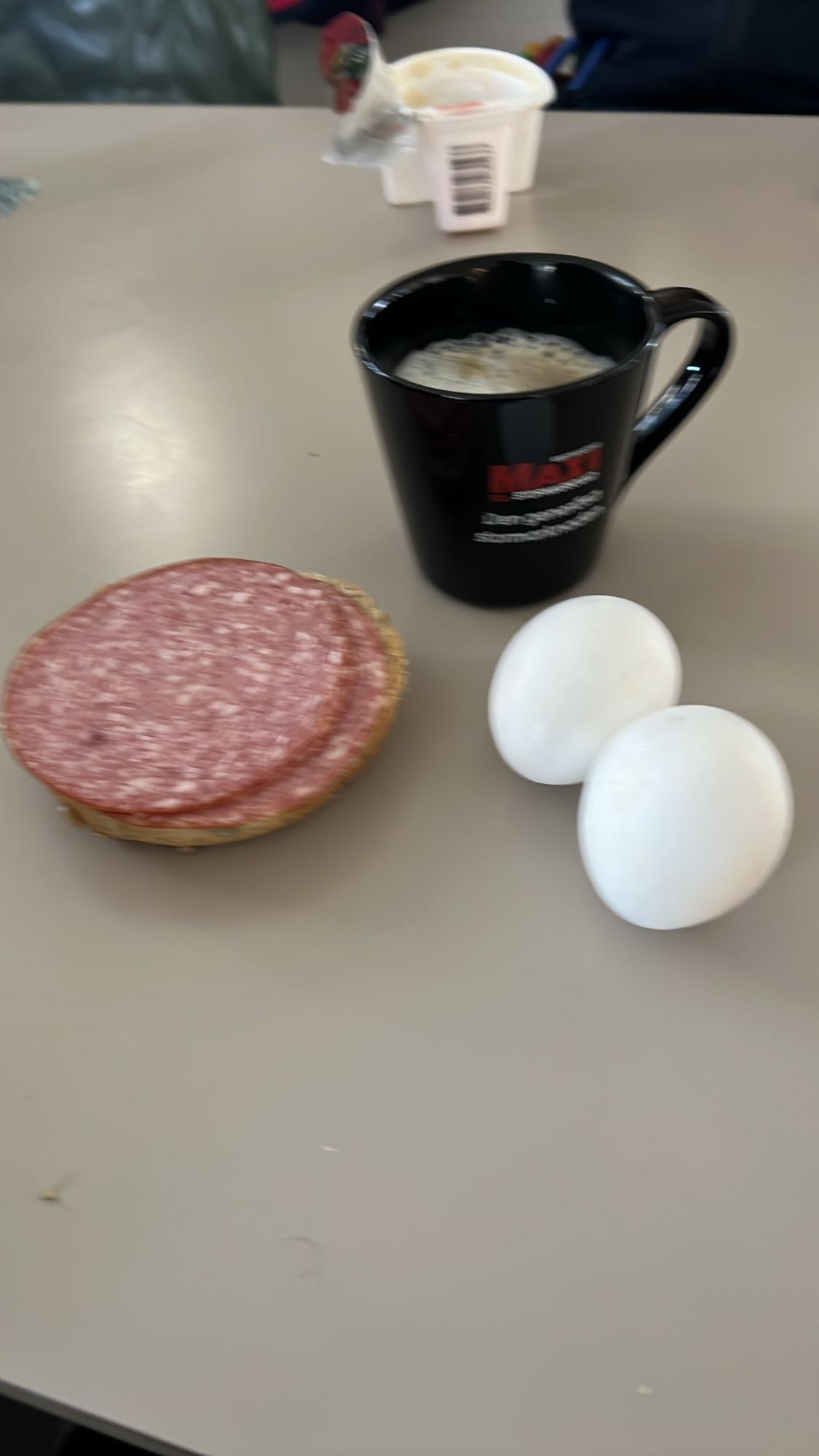 Frukost med ägg och smörgås
