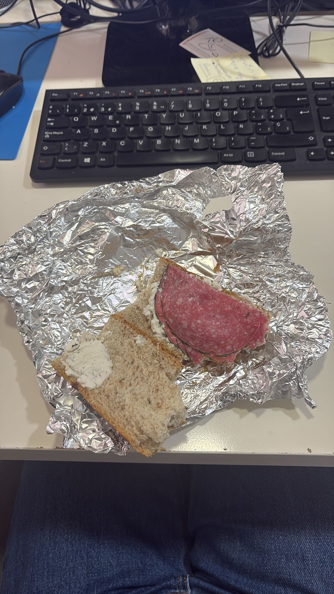 Sándwich de salami