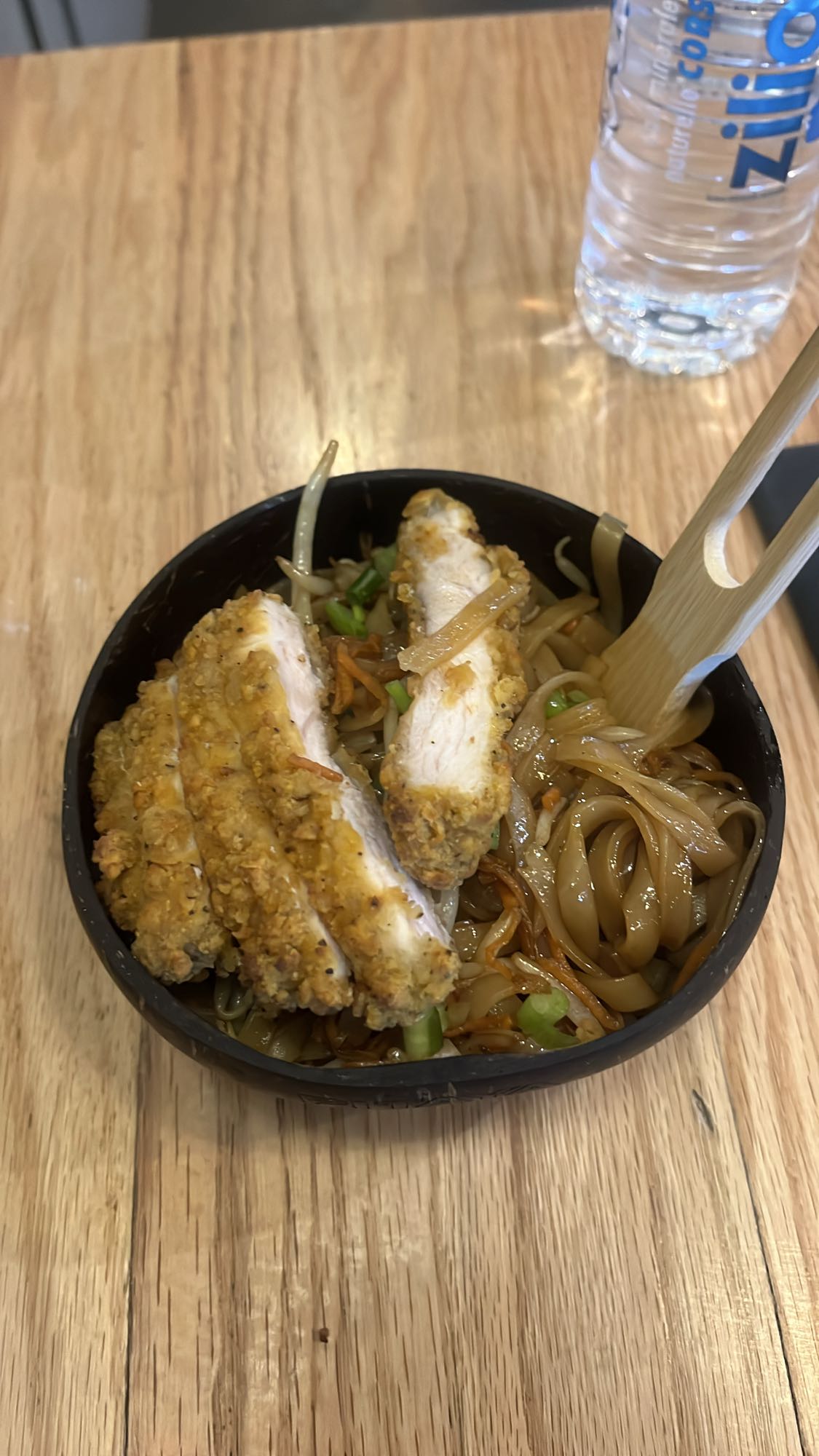 Nouilles au poulet frit