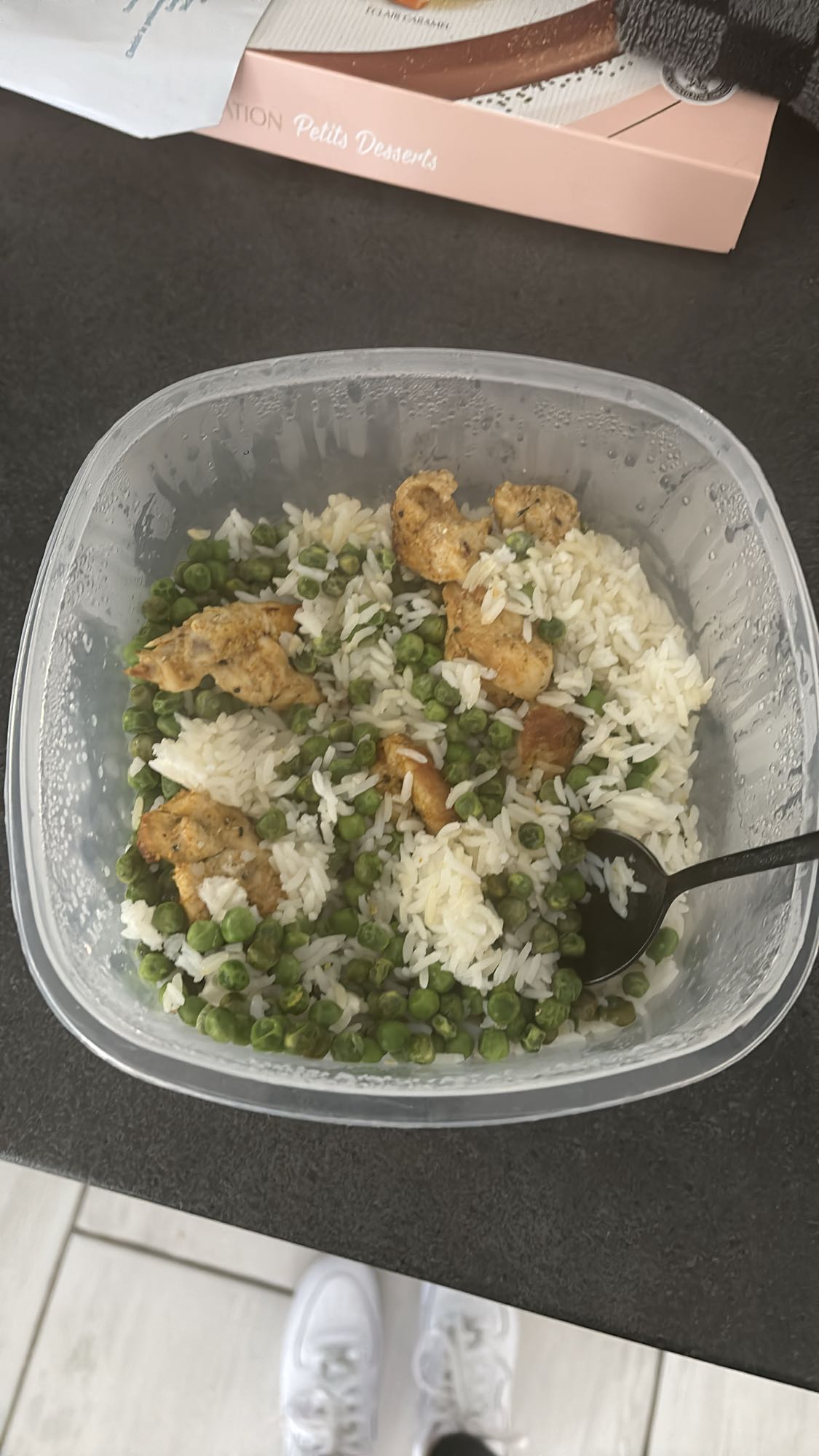 Riz au poulet et petits pois